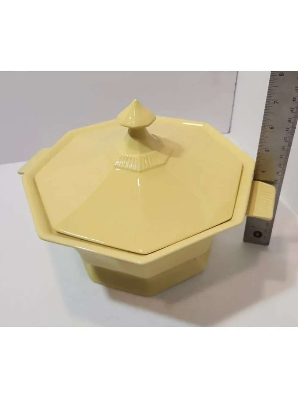 Vtg Independence Ironstone Daffodil Yellow Covered Serving Bowl/Casserole